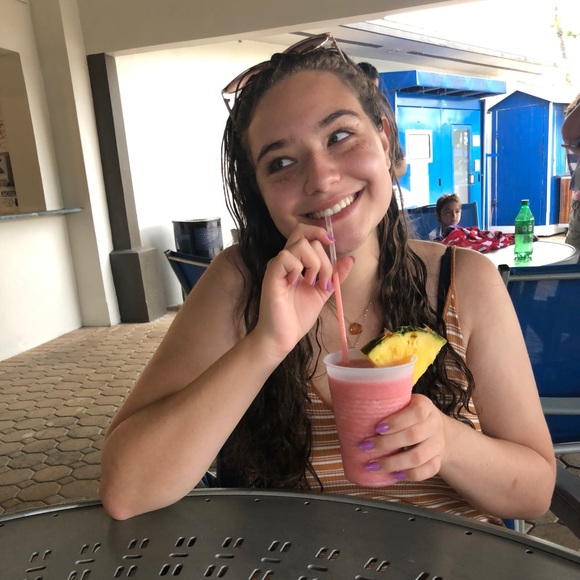 Meet your Posher, Julia - Picture 1 of 1